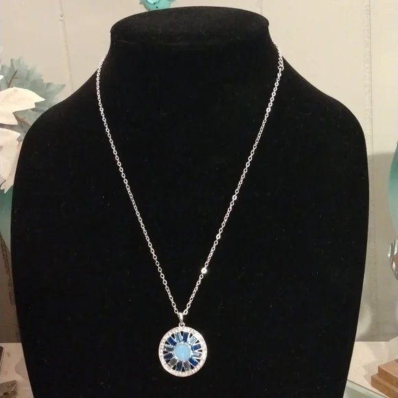 Beautifully Blue baguette necklace - Picture 1 of 9